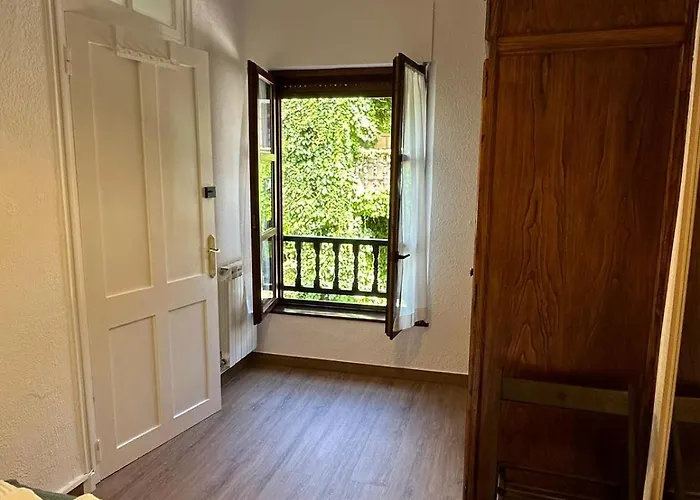 La Aldea 3 , Centro De Y Parking Publico